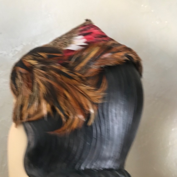 FASHIONABLE 1950s\' MULTICOLORED FEATHER CAP WITH POINTY CROWN main image 5